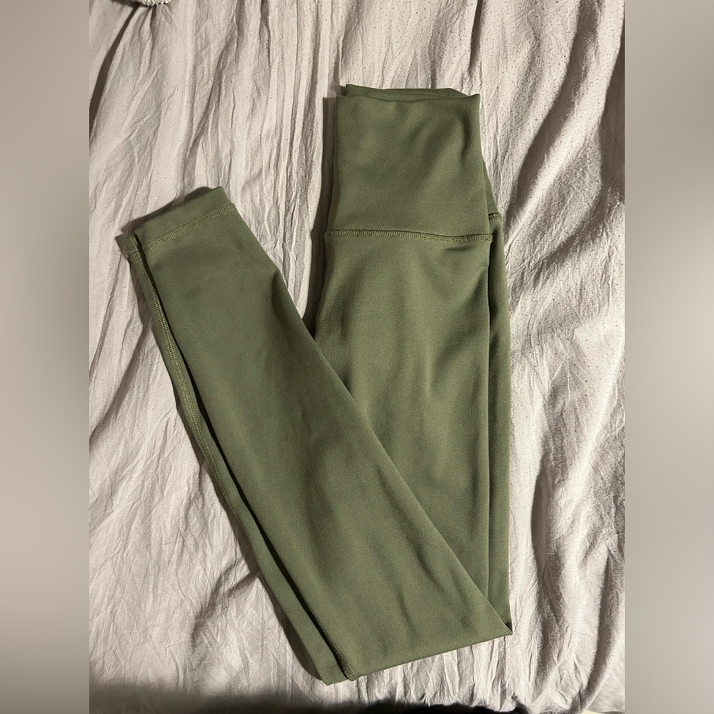 Green leggings